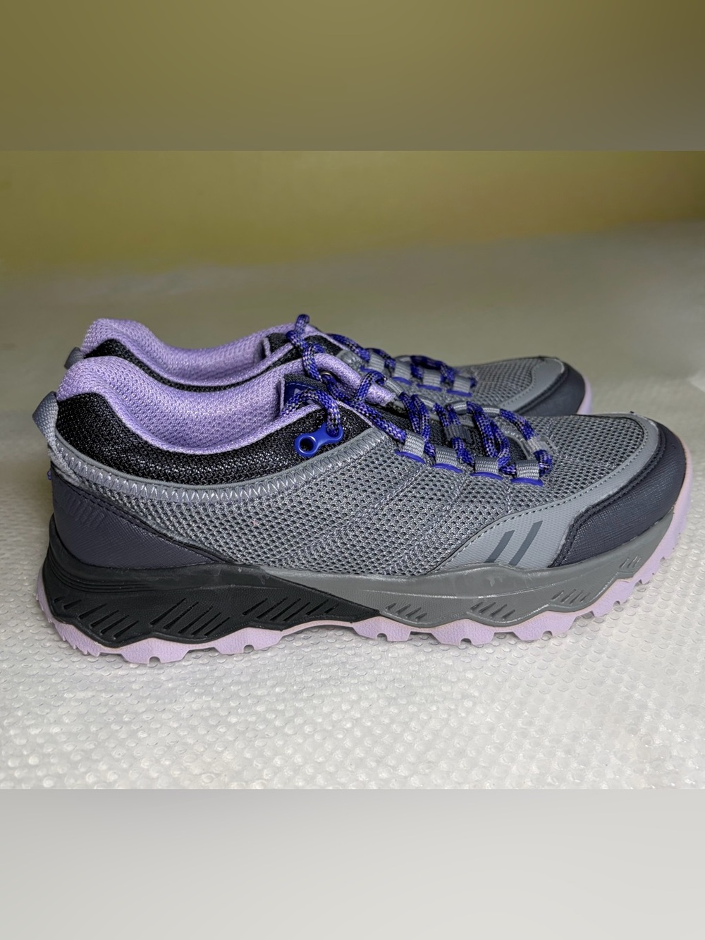 Vionic Women’s Gray & Lavender Lightweight Walking Sneakers